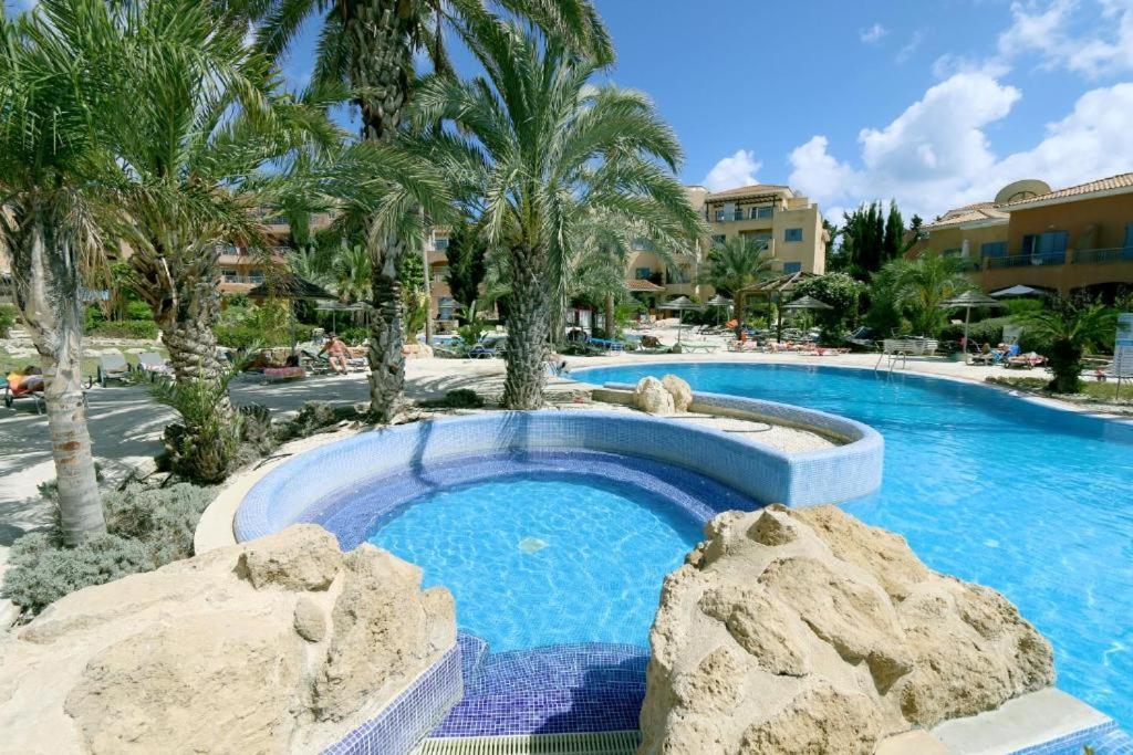 Limnaria Gardens B Apartment Пафос Екстериор снимка