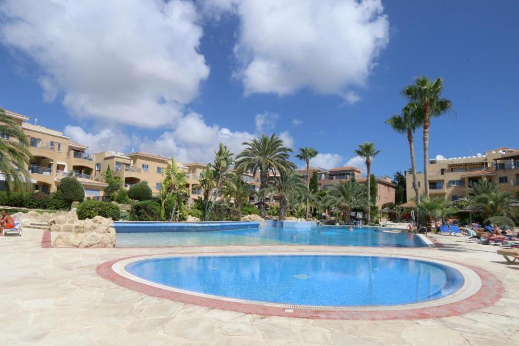 Limnaria Gardens B Apartment Пафос Екстериор снимка