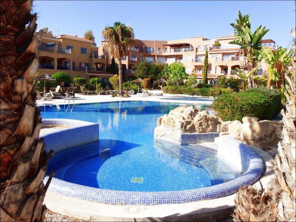 Limnaria Gardens B Apartment Пафос Екстериор снимка