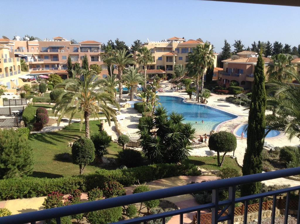 Limnaria Gardens B Apartment Пафос Екстериор снимка